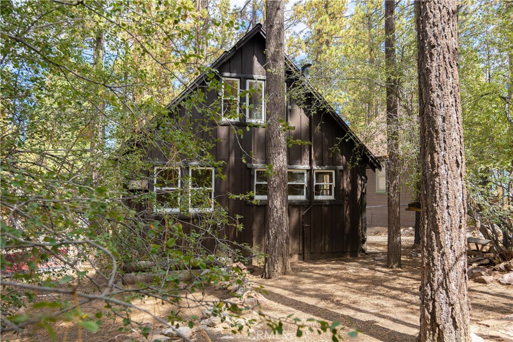 512 W Rainbow Property Photo 35