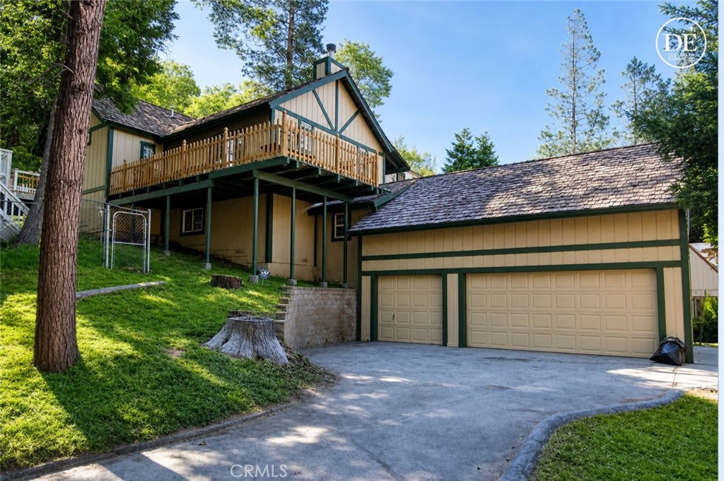 251 Oak Property Photo 1