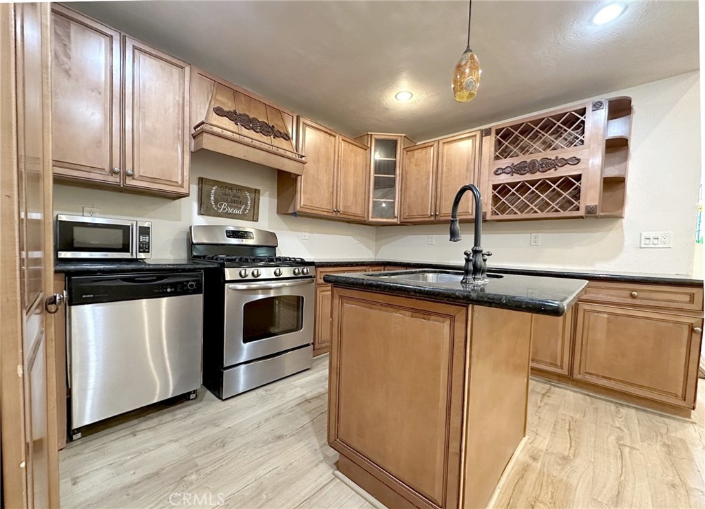 251 Oak Property Photo 10