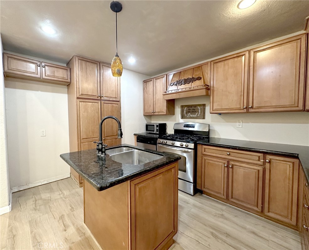 251 Oak Property Photo 11