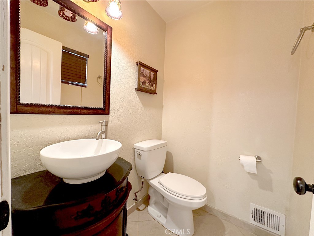 251 Oak Property Photo 13