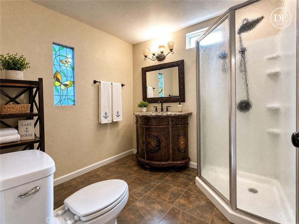 251 Oak Property Photo 18