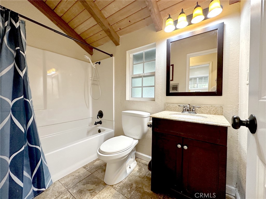 251 Oak Property Photo 23