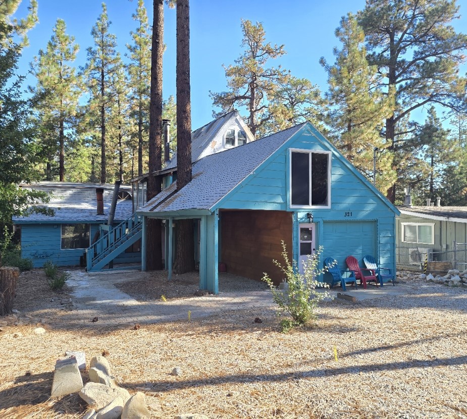 321 E Country Club Property Photo 1