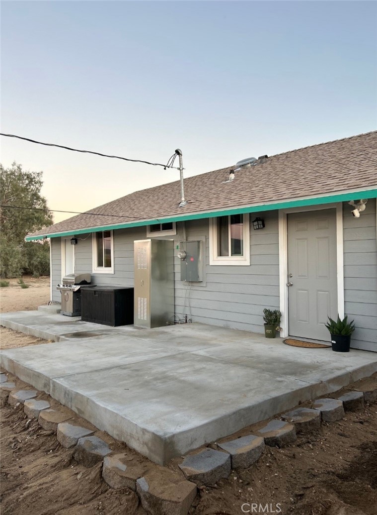 65076 E Broadway Property Photo 1