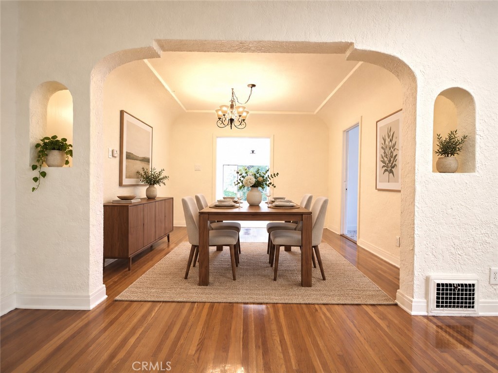 3265 Pine Street Property Photo 5