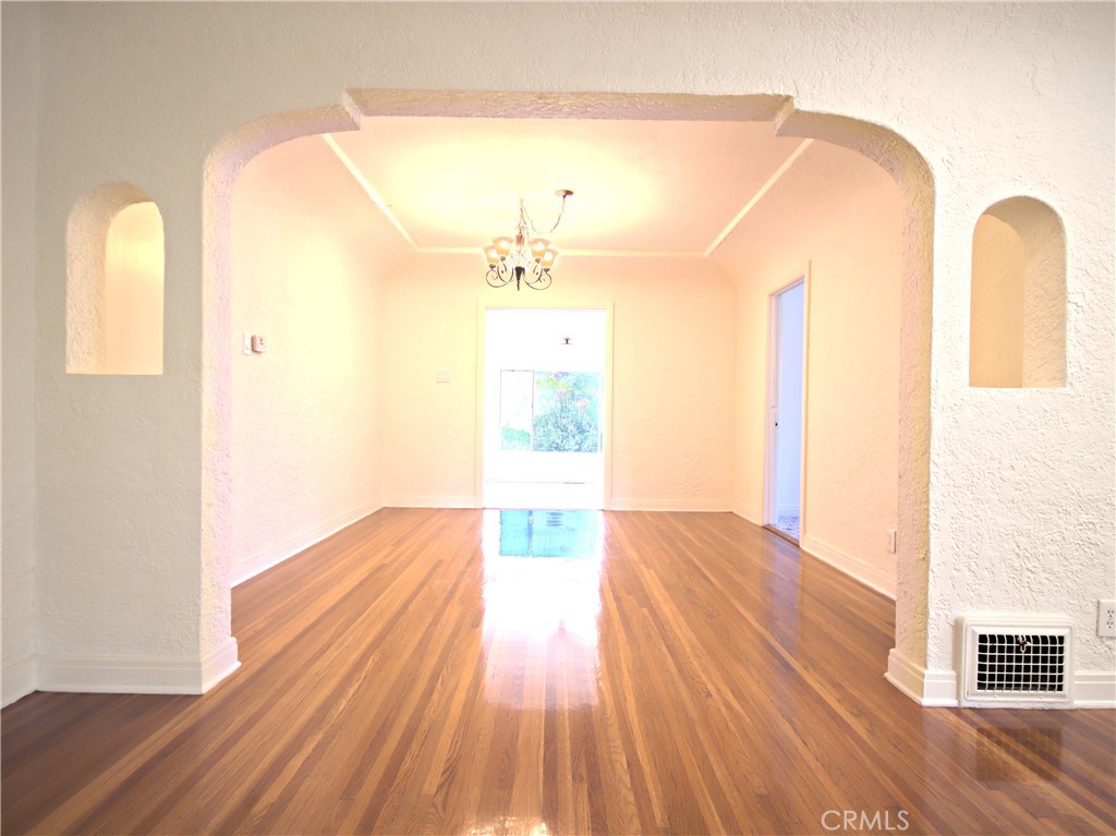 3265 Pine Street Property Photo 6