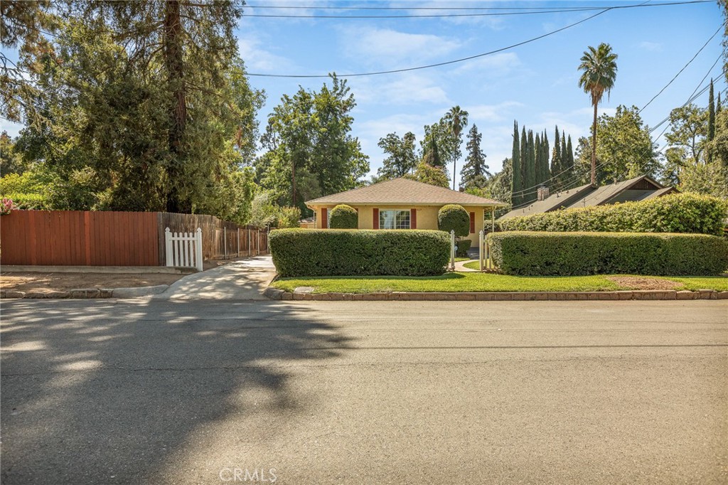 419 Walnut Avenue Property Photo 1
