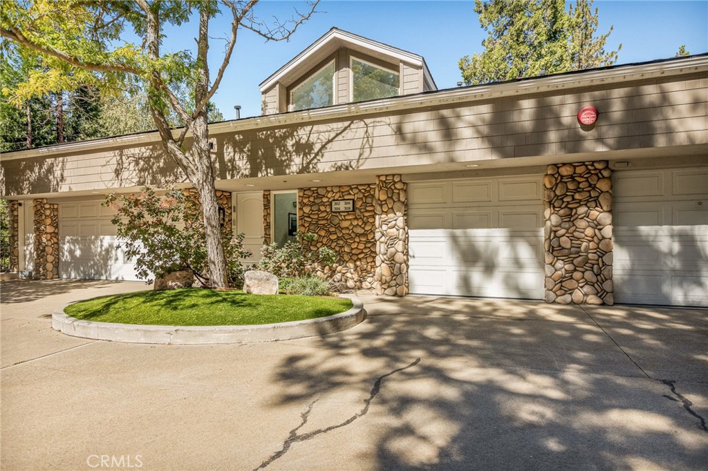 306 Villa Way Property Photo 5