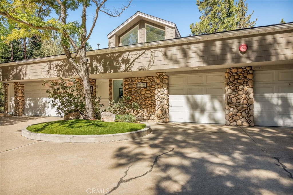 306 Villa Way Property Photo 6