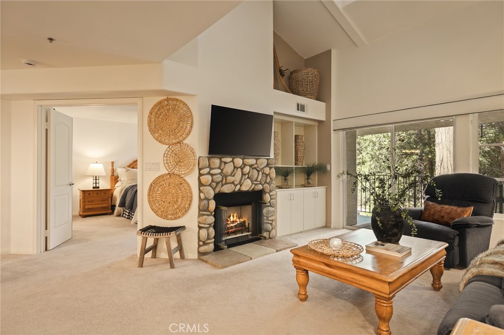 306 Villa Way Property Photo 8