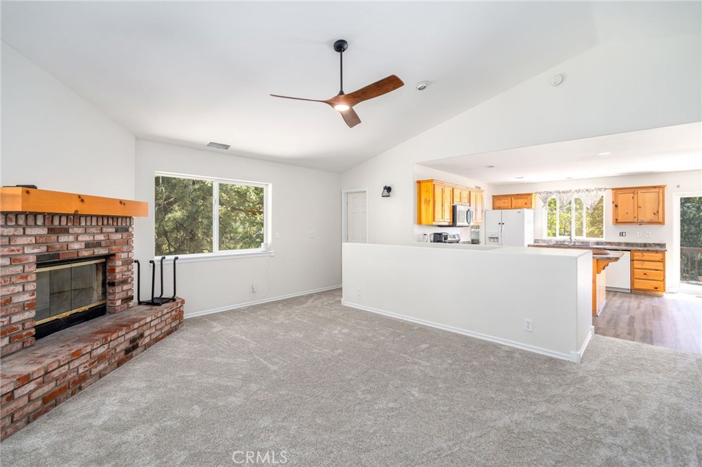 30979 Summit Drive Property Photo 3