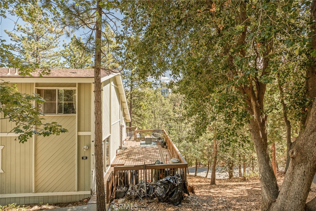 1214 Aleutian Property Photo 3