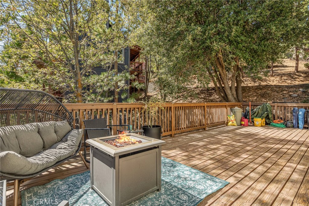 1214 Aleutian Property Photo 6