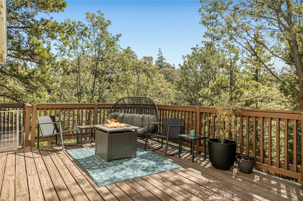 1214 Aleutian Property Photo 7