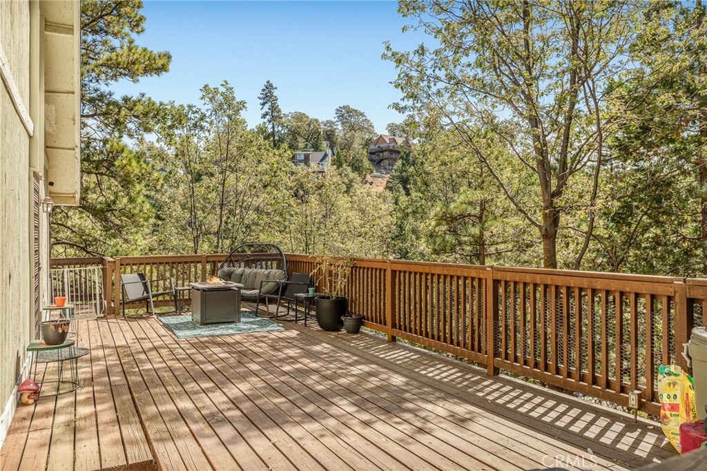 1214 Aleutian Property Photo 8