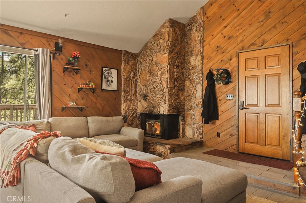 1214 Aleutian Property Photo 11