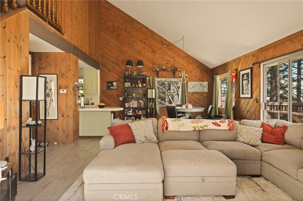 1214 Aleutian Property Photo 13
