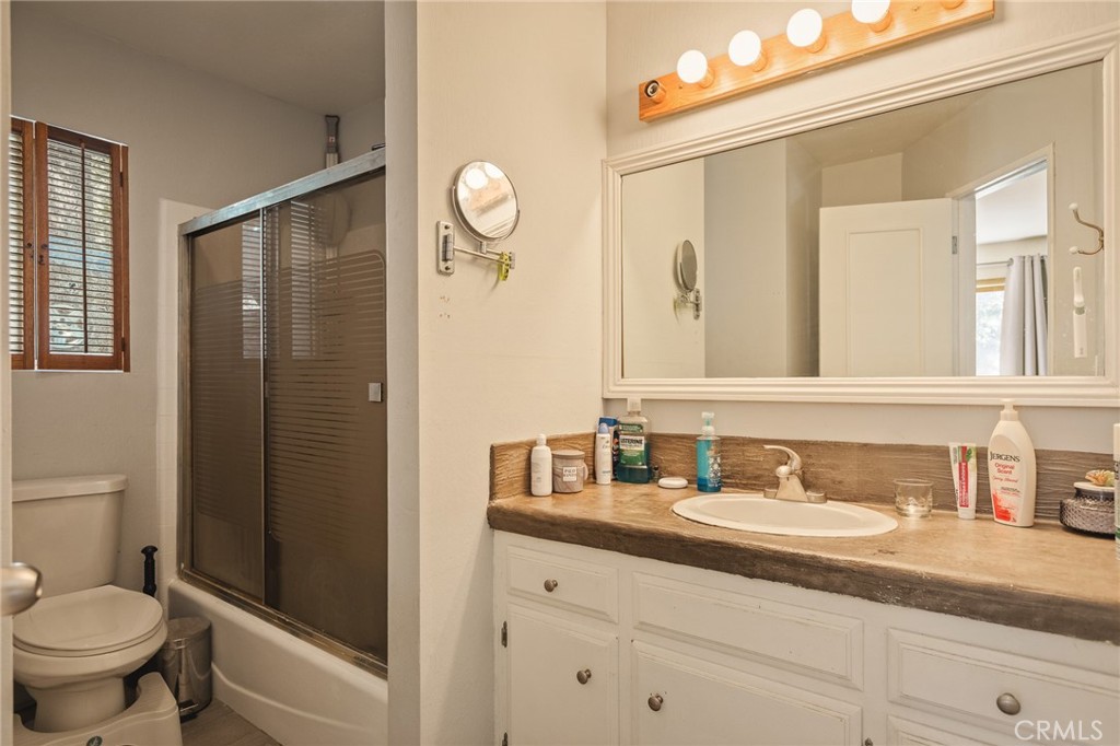 1214 Aleutian Property Photo 18