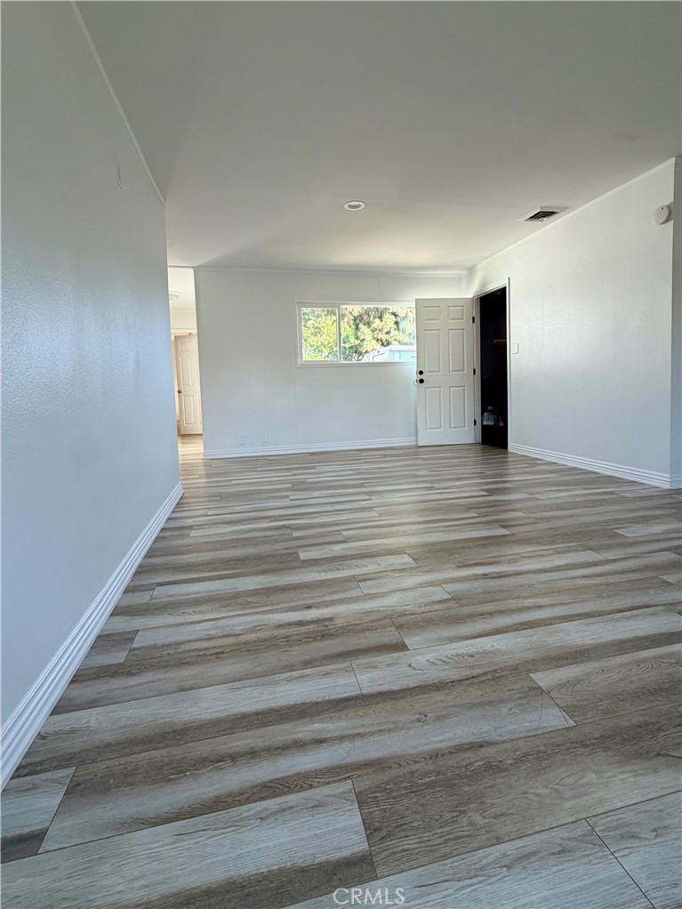 2075 Rialto Ave 72 Property Photo 8