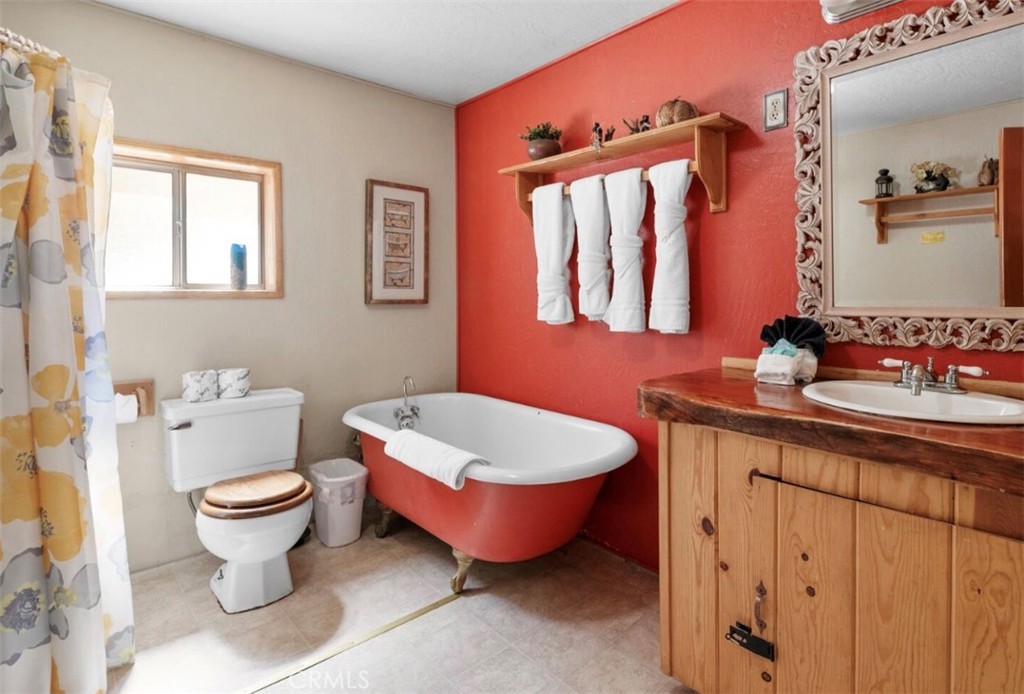 1118 Clubview Drive Property Photo 8
