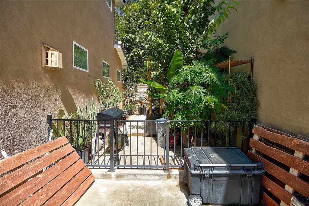 9789 Winterberry Drive Property Photo 40