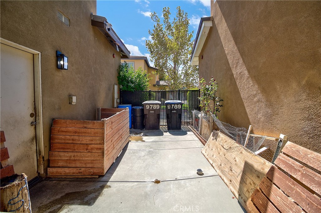 9789 Winterberry Drive Property Photo 41