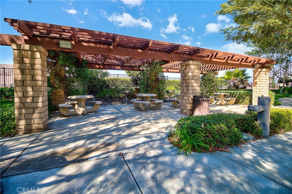 9789 Winterberry Drive Property Photo 44