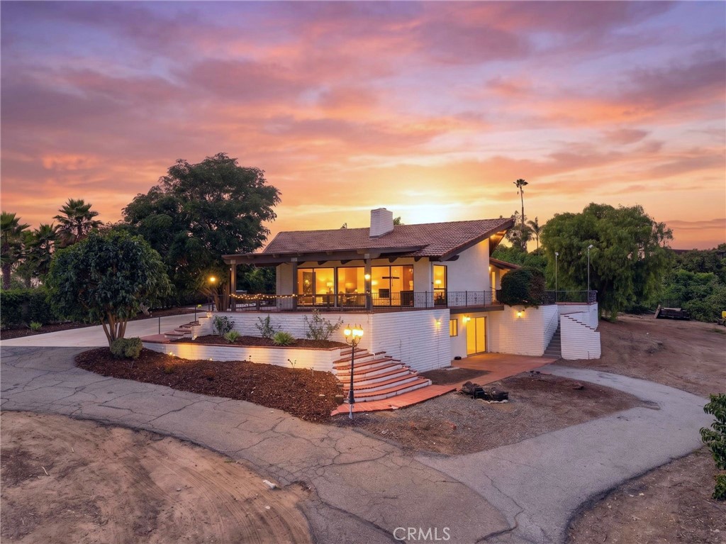2801 E Mission Road Property Photo 1