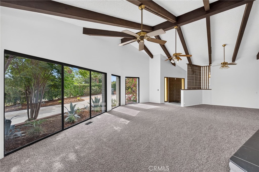 2801 E Mission Road Property Photo 4
