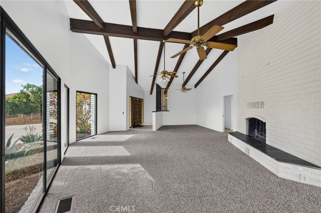 2801 E Mission Road Property Photo 6