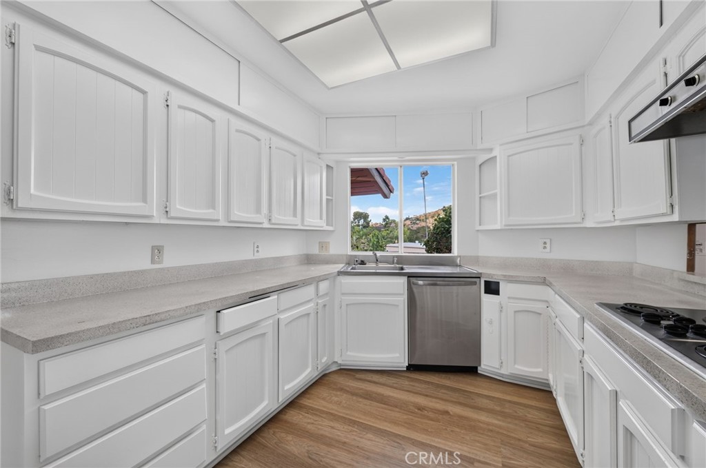 2801 E Mission Road Property Photo 9