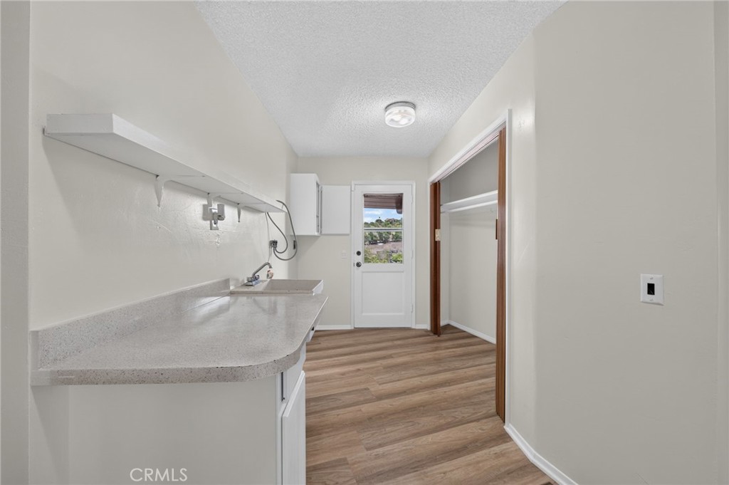2801 E Mission Road Property Photo 20