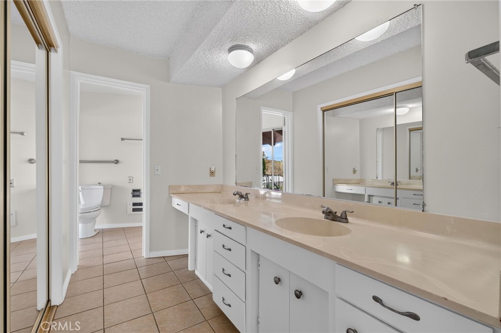 2801 E Mission Road Property Photo 24