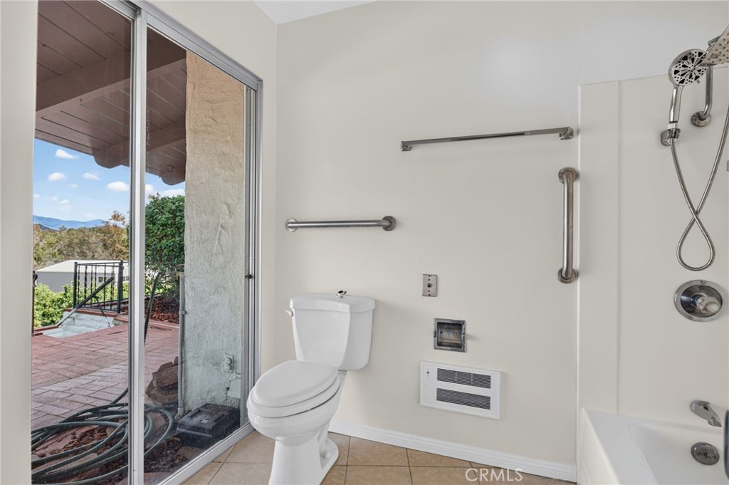 2801 E Mission Road Property Photo 25