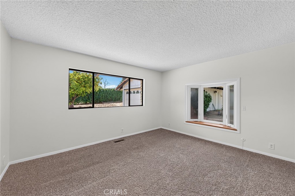 2801 E Mission Road Property Photo 27