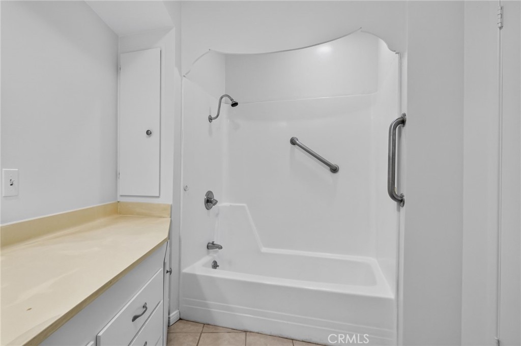 2801 E Mission Road Property Photo 31