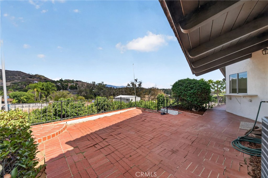 2801 E Mission Road Property Photo 33