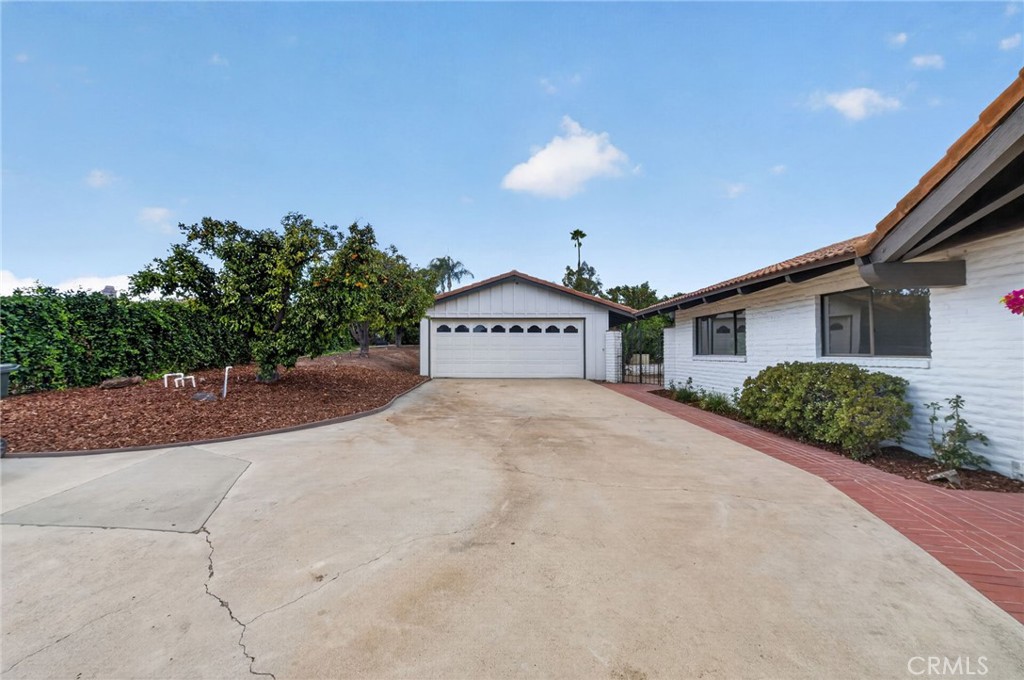 2801 E Mission Road Property Photo 41