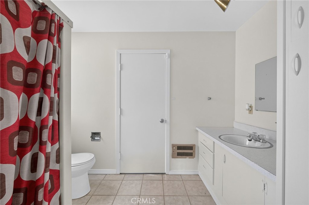 2801 E Mission Road Property Photo 46