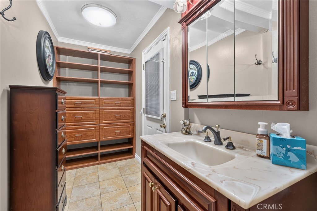 402 S San Mateo Street Property Photo 27