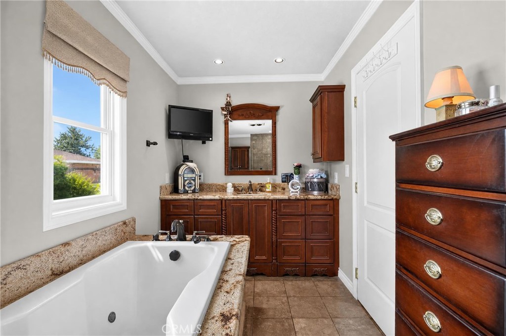402 S San Mateo Street Property Photo 30