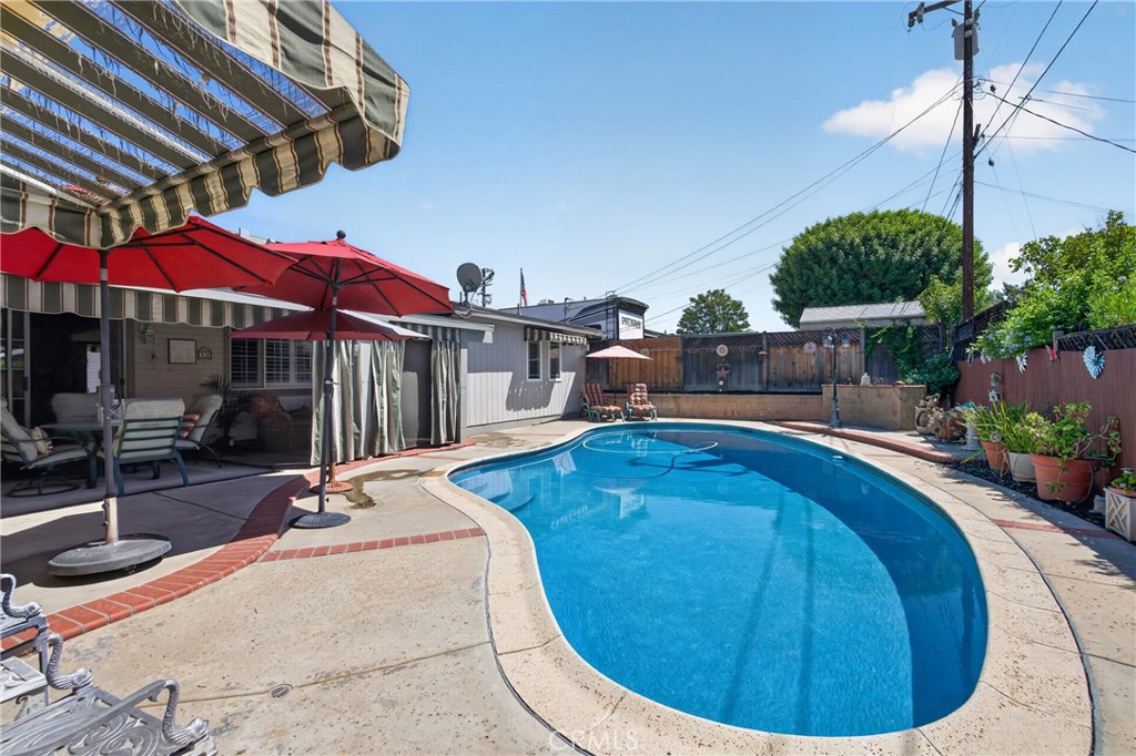 402 S San Mateo Street Property Photo 34