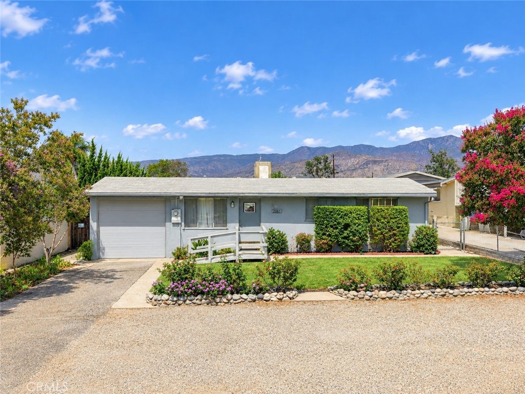 2067 Capri Avenue Property Photo 1