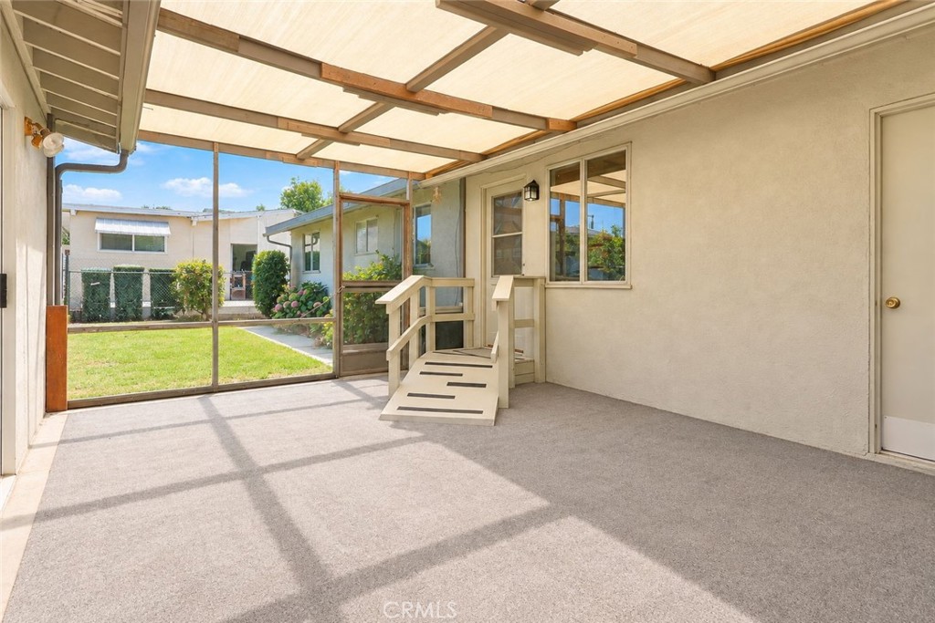 2067 Capri Avenue Property Photo 11