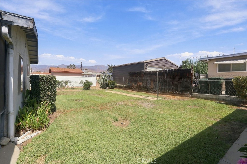 2067 Capri Avenue Property Photo 13