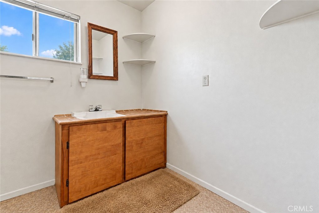 2067 Capri Avenue Property Photo 23