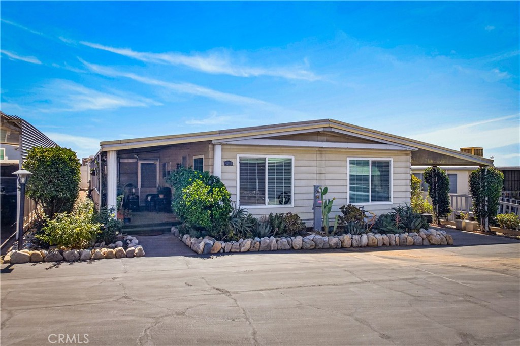 12582 2nd 21 Property Photo 3