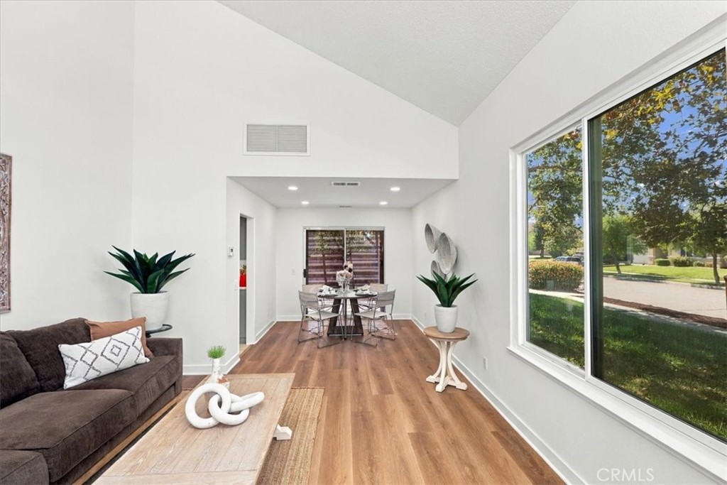 1258 Sherry Property Photo 8