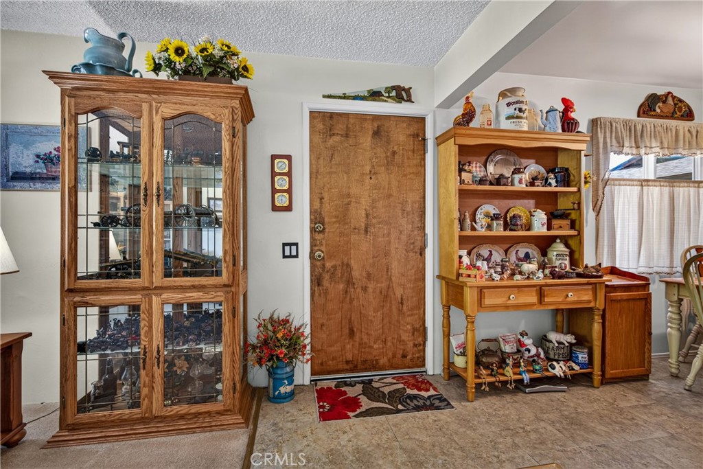 34249 Avenue H Property Photo 11